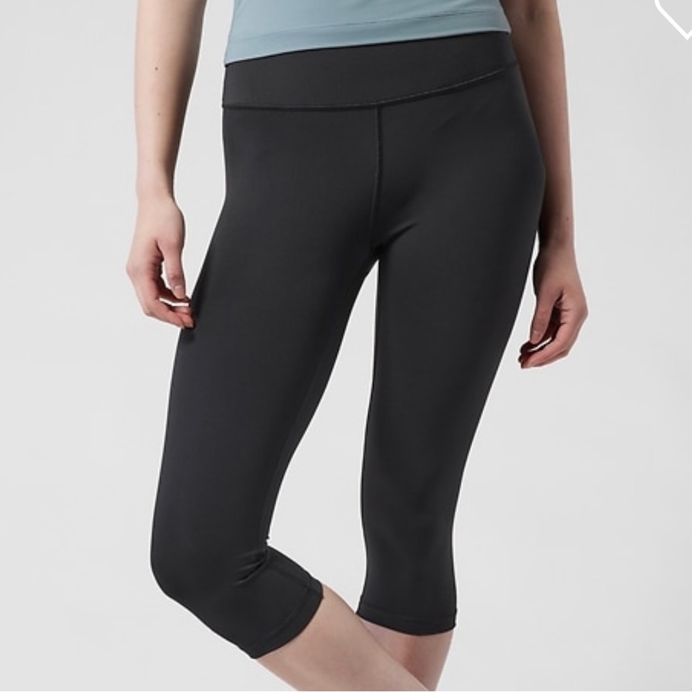 Athleta crop leggings/tights